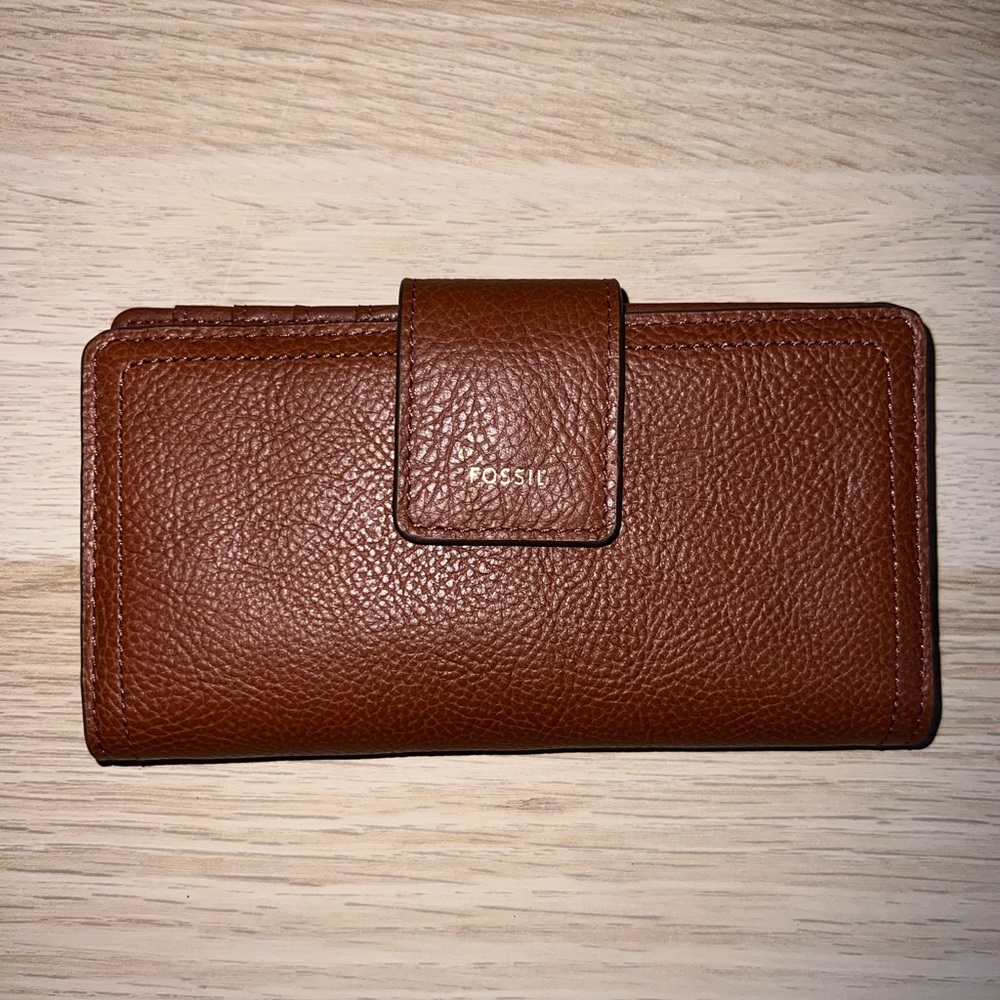 Fossil Logan RFID Pebble Leather Tab Clutch Wallet Saddle Brown